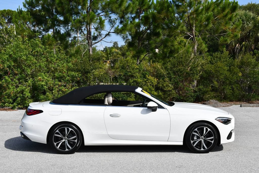Used 2024 Mercedes-Benz CLE 300 4MATIC Cabriolet image 47