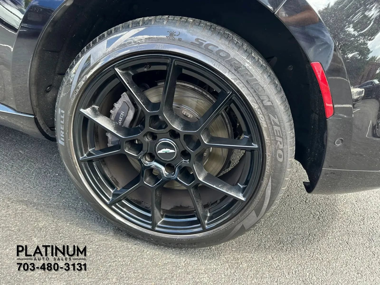 Used 2021 Aston Martin DBX AWD/4WD image 22