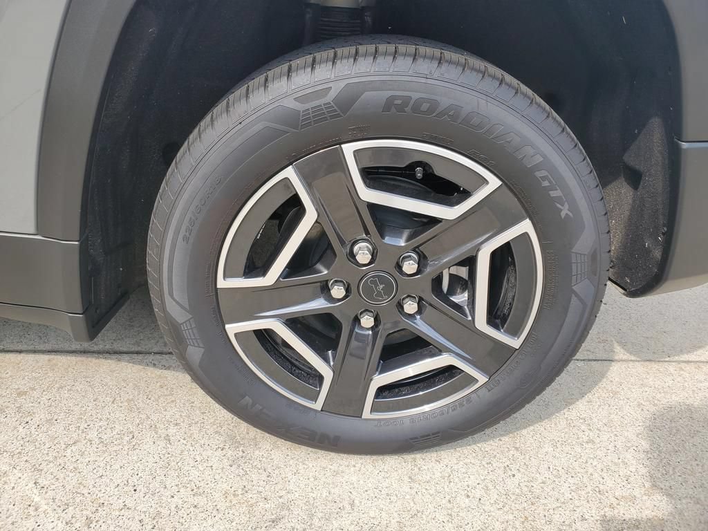 New 2026 Jeep Cherokee Laredo AWD/4WD image 15