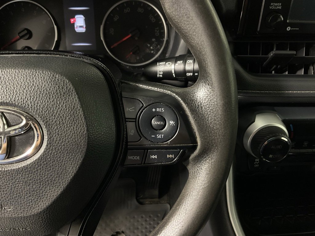 Used 2021 Toyota RAV4 XLE image 20