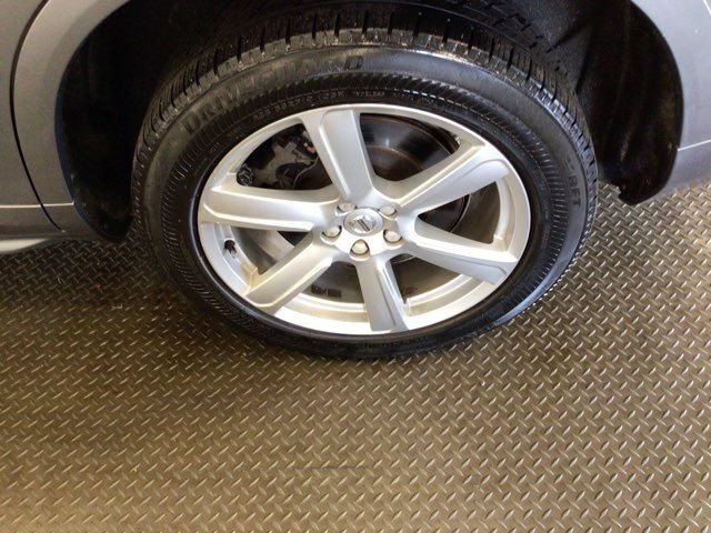 Used 2016 Volvo XC90 T8 Momentum w/ Vision Package AWD/4WD image 28