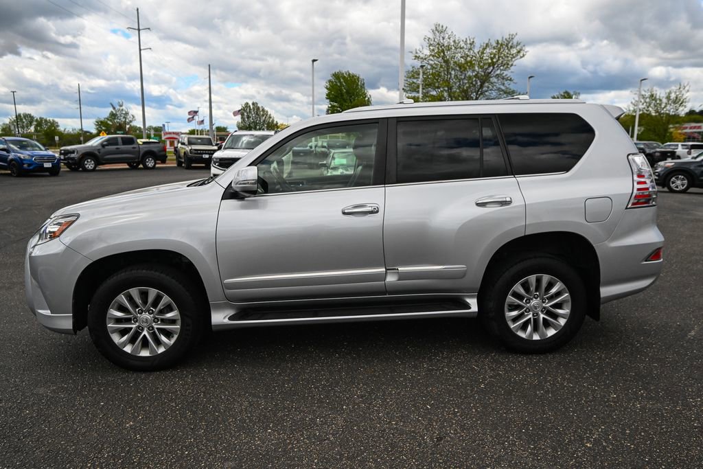 Used 2017 Lexus GX 460 Premium w/ Premium Package AWD/4WD image 7