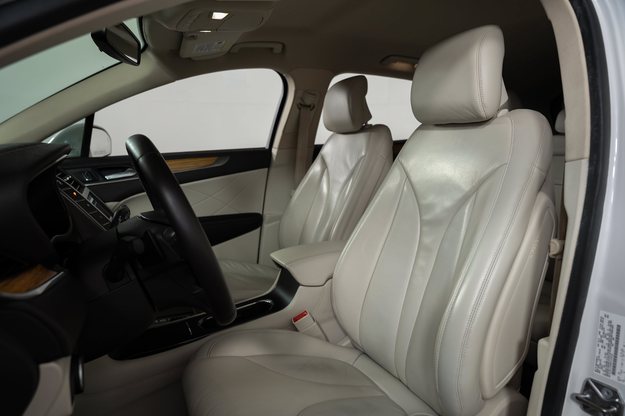 Used 2015 Lincoln MKC FWD w/ Equipment Group 101A Select image 21
