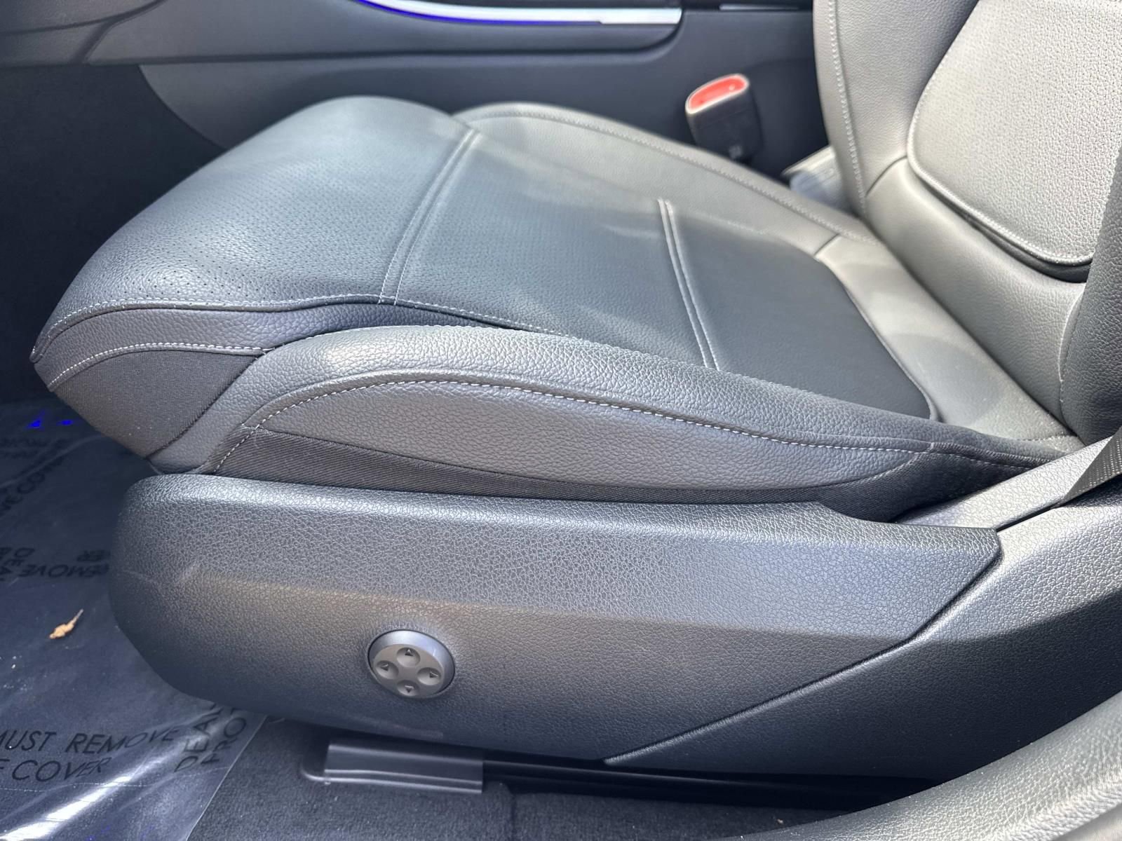Used 2025 Mercedes-Benz C 300 Sedan image 17