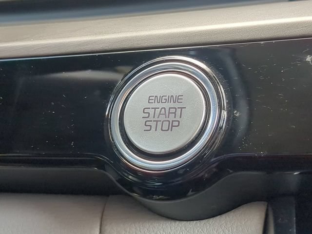 Used 2024 Kia Carnival EX FWD image 35