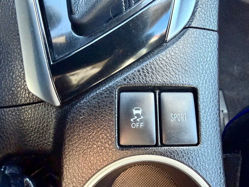 Used 2017 Toyota Corolla SE w/ Carpet Mat Package (TMS) image 35