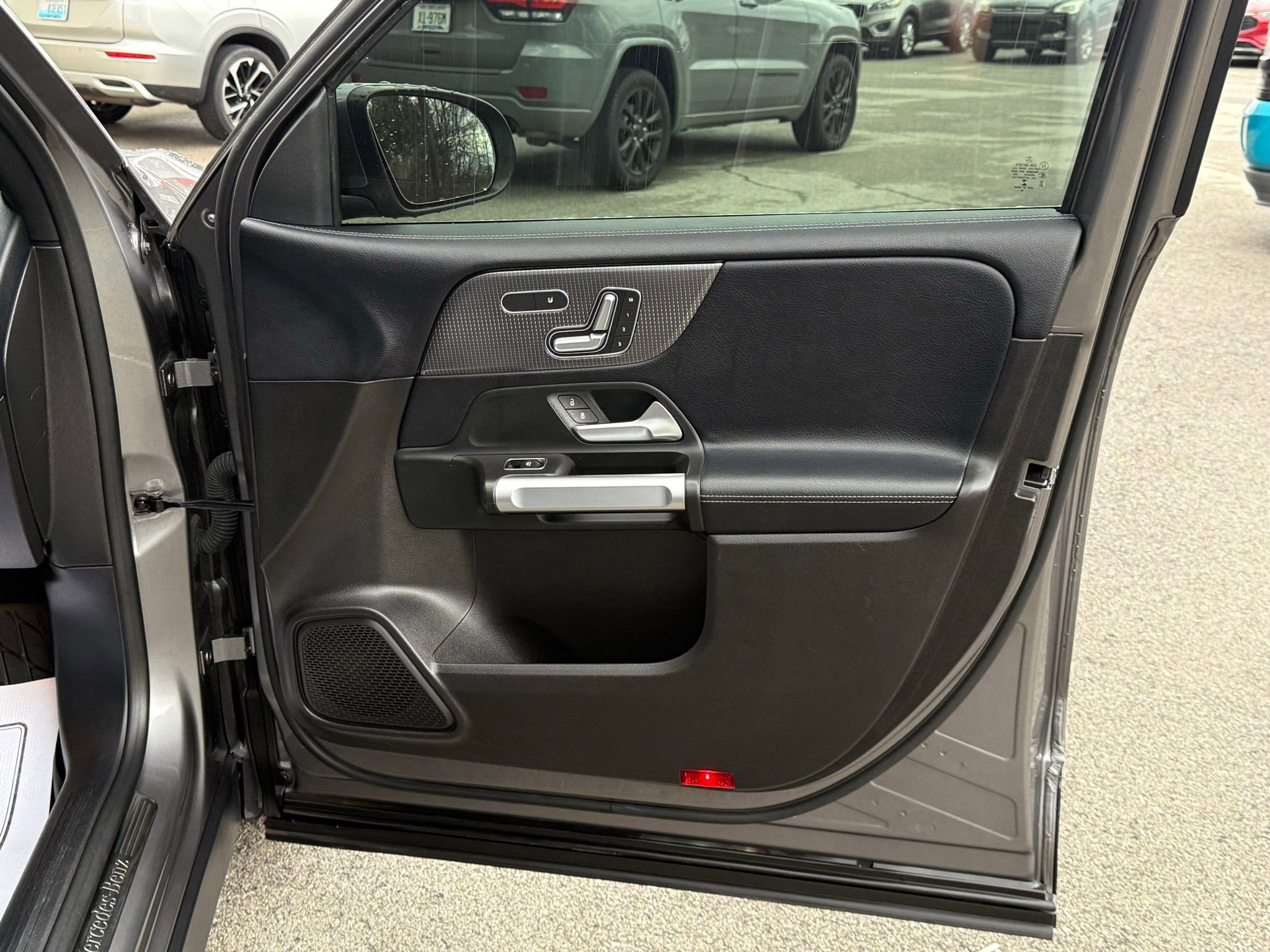 Used 2020 Mercedes-Benz GLB 250 4MATIC image 19