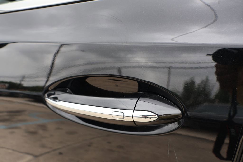Used 2019 Buick Enclave Preferred w/ LPO, Cargo Package FWD image 13
