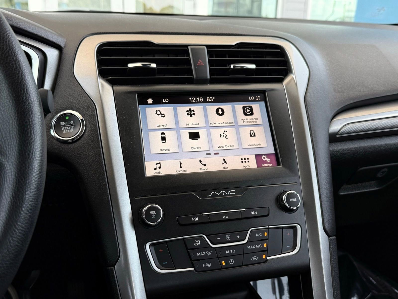 Used 2019 Ford Fusion SE FWD image 34