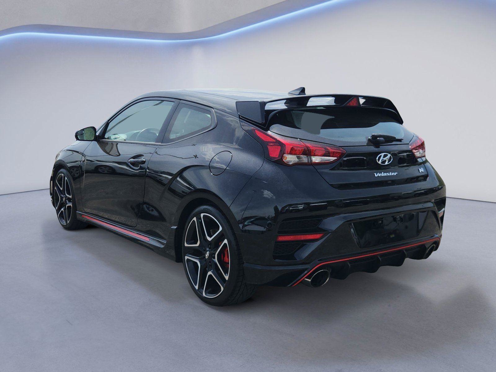 Used 2020 Hyundai Veloster N w/ Performance Package FWD image 5