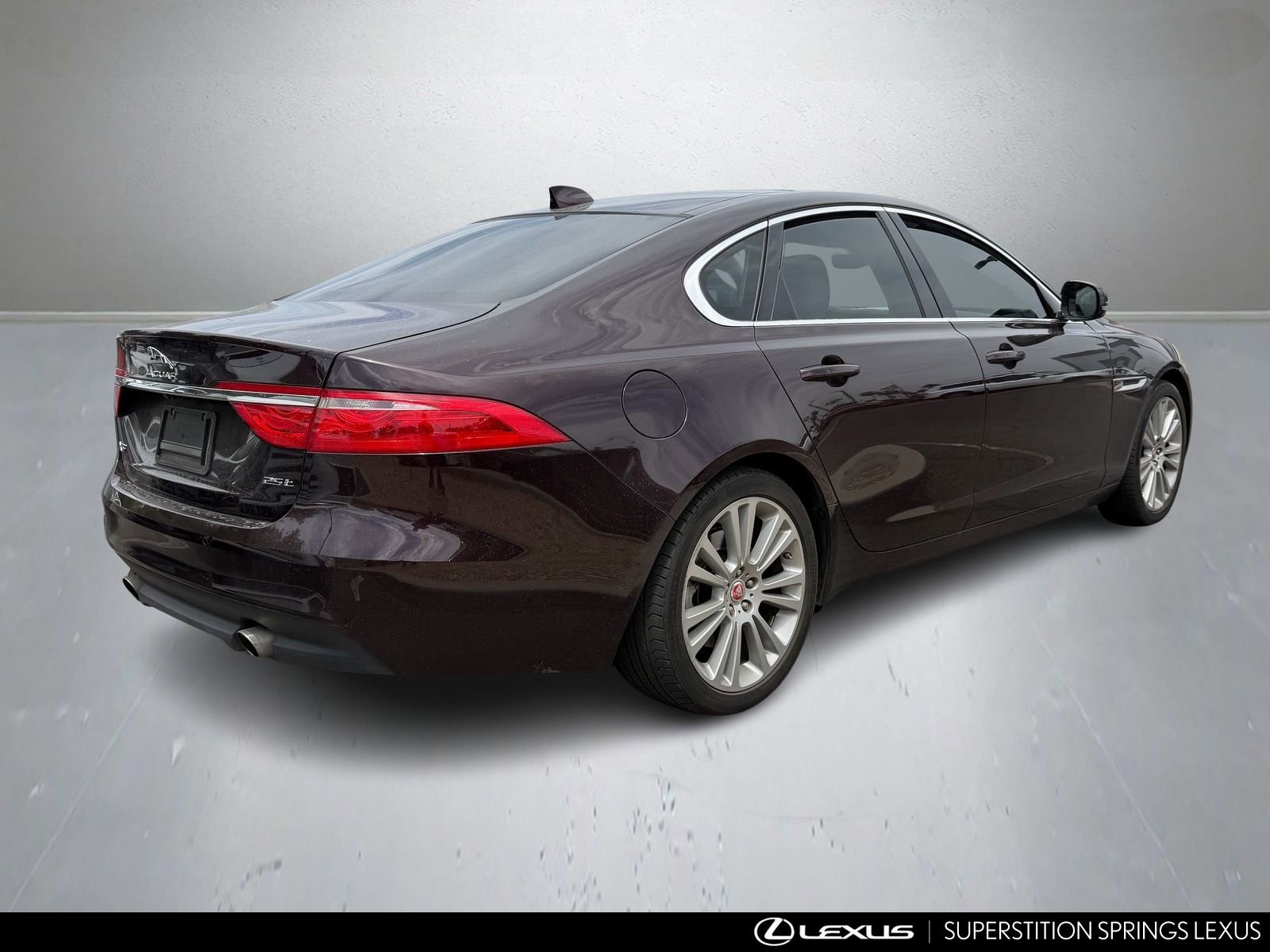Used 2020 Jaguar XF Prestige RWD image 3