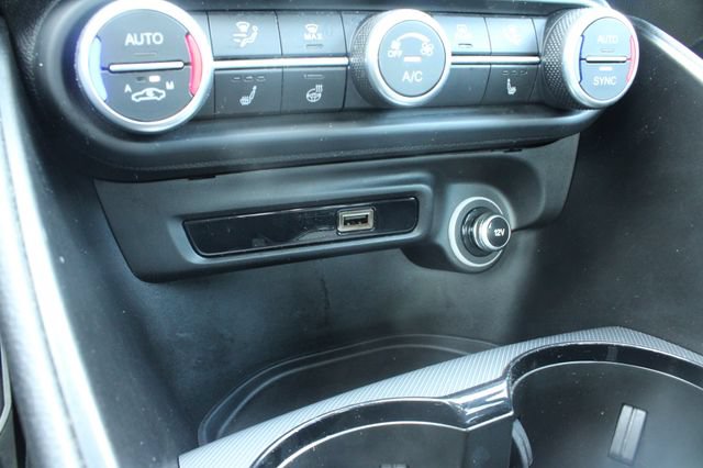 Used 2024 Alfa Romeo Giulia Ti w/ Active Assist Plus Package AWD/4WD image 18