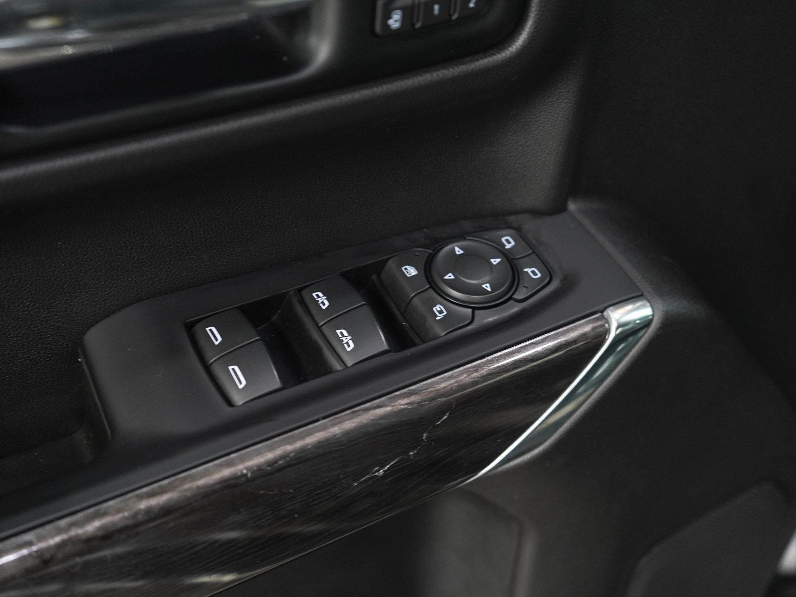Used 2019 Chevrolet Silverado 1500 LTZ AWD/4WD image 18