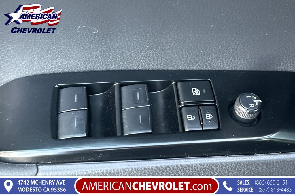 Used 2025 Toyota Camry LE FWD image 12