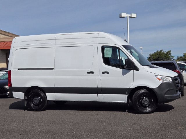 Used 2025 Mercedes-Benz Sprinter 2500 image 4