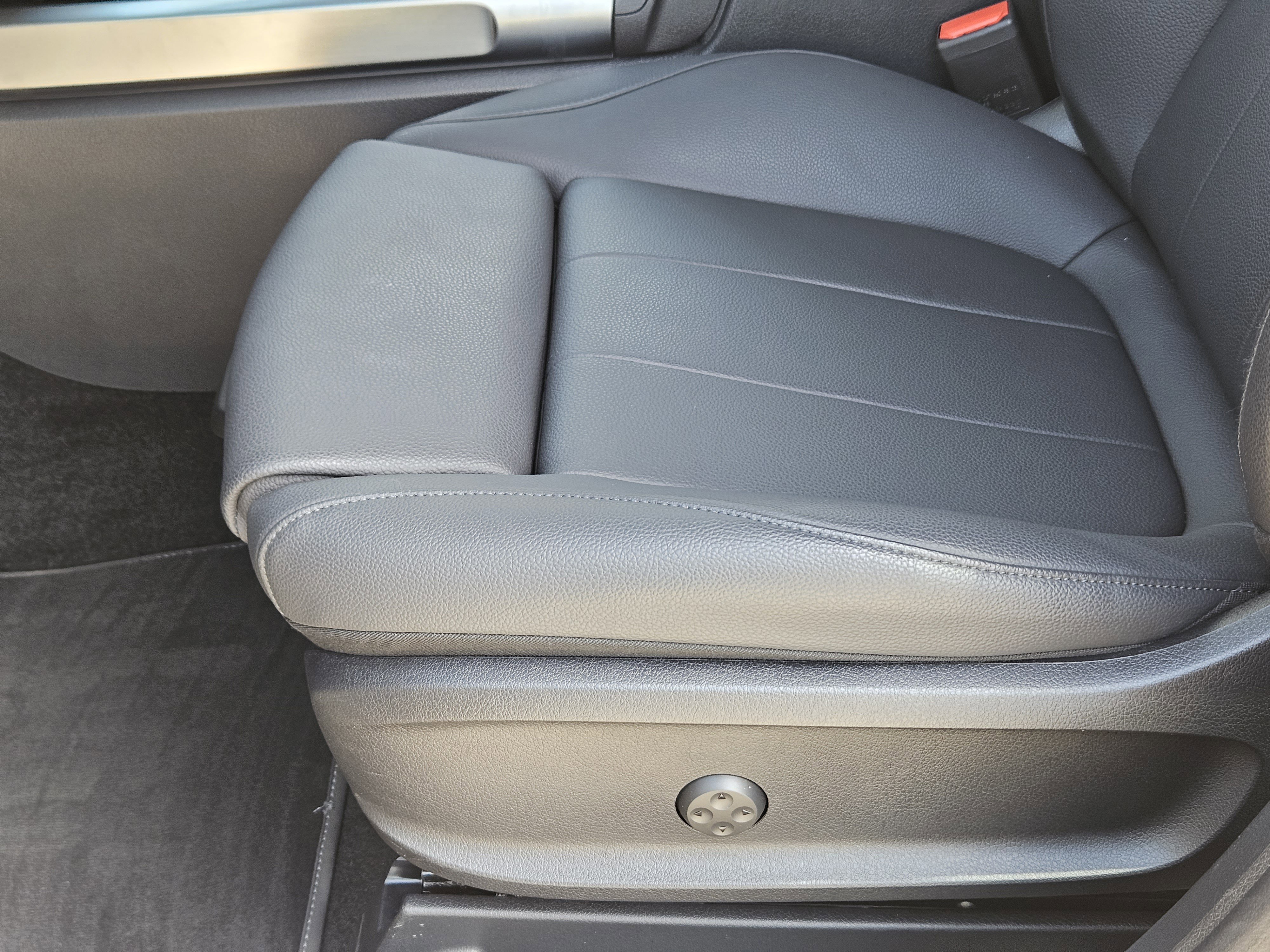 Certified 2026 Mercedes-Benz GLB 250 image 16