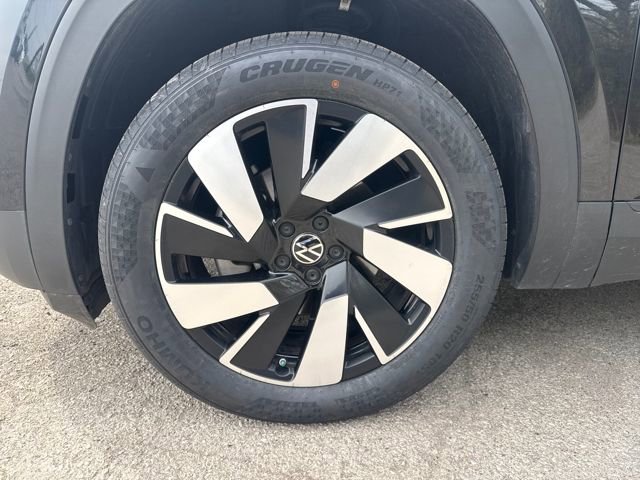 Used 2024 Volkswagen Atlas Cross Sport SE image 9