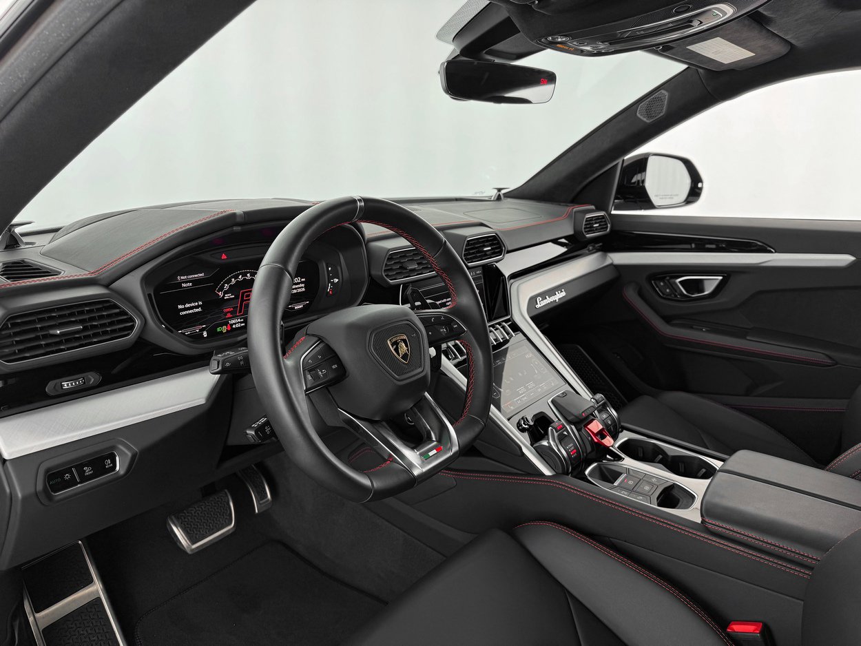 Used 2022 Lamborghini Urus image 16