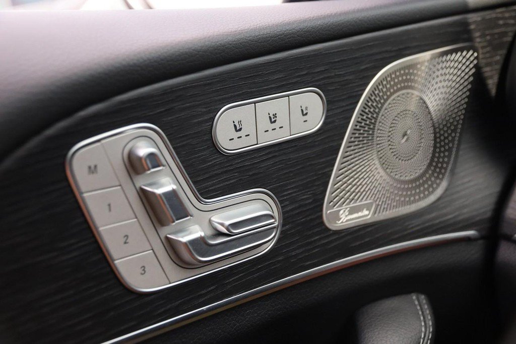 Used 2025 Mercedes-Benz GLE 450e 4MATIC image 23