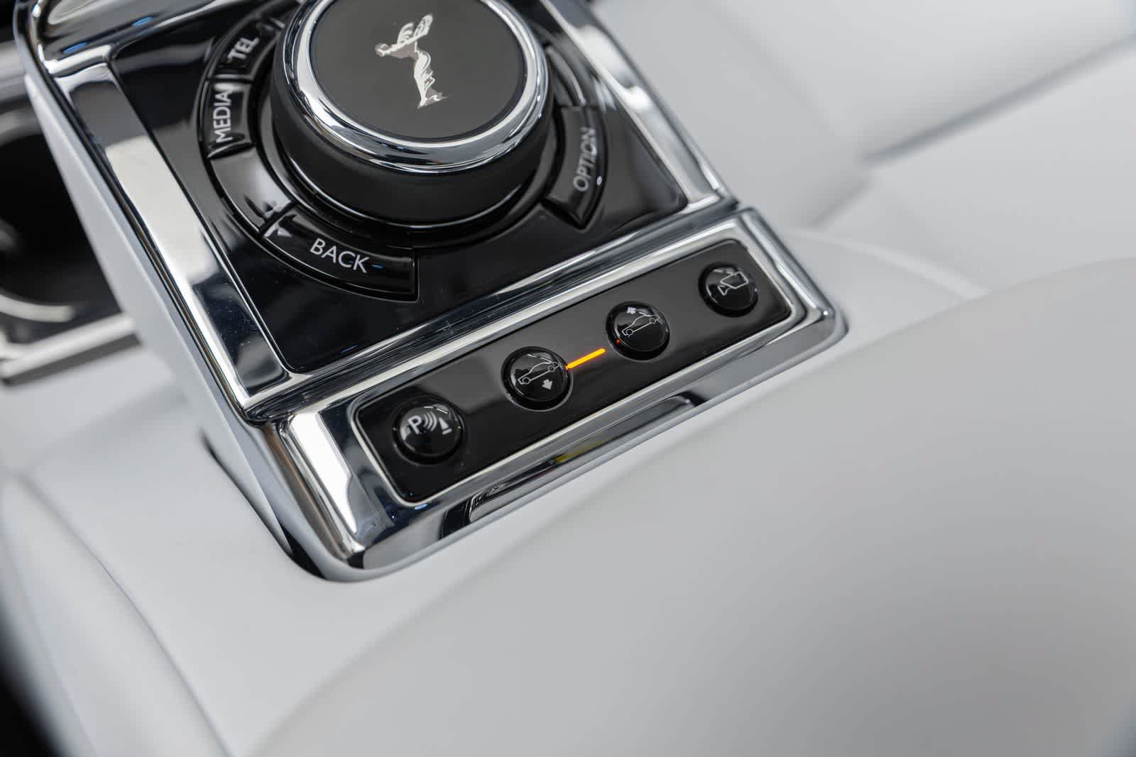 New 2027 Rolls-Royce Phantom Sedan RWD image 39