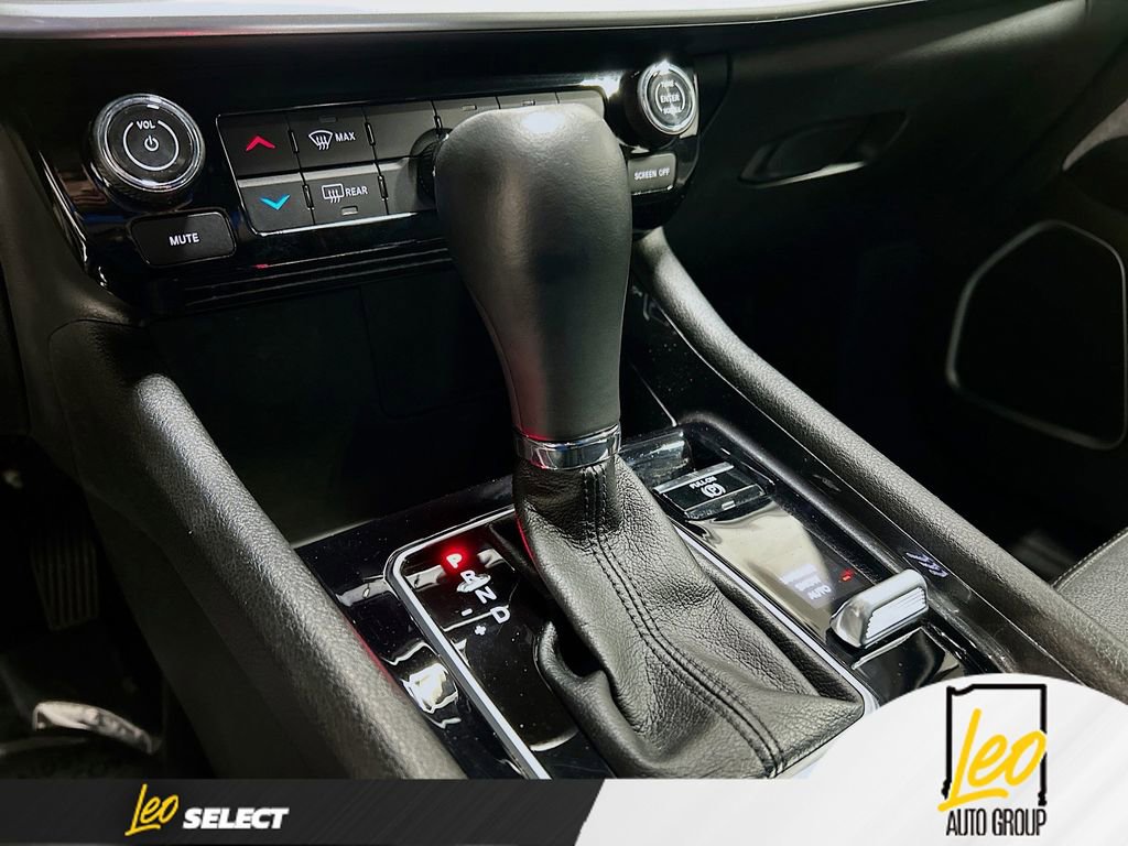 Used 2023 Jeep Compass Latitude image 16