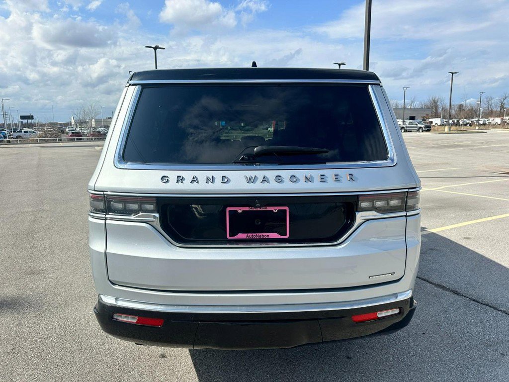 Used 2024 Jeep Grand Wagoneer L Series III image 4
