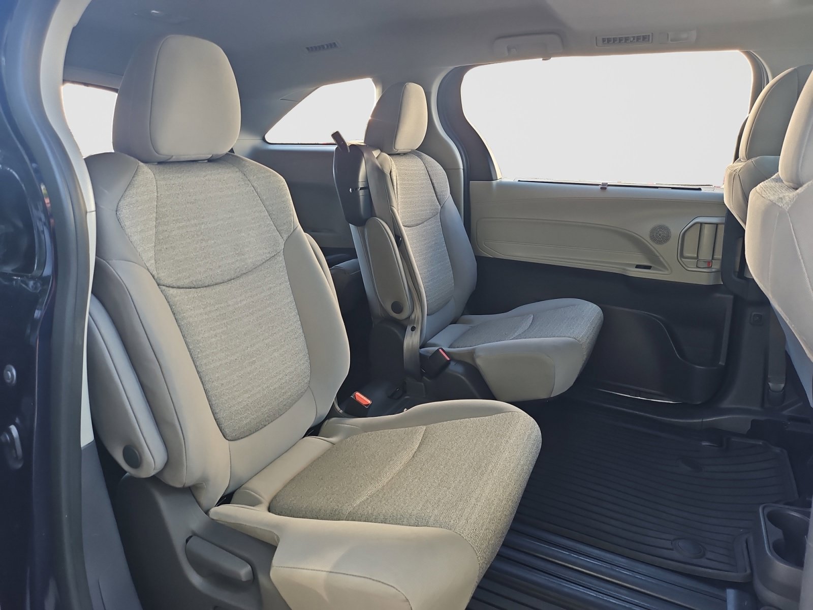 Used 2021 Toyota Sienna LE w/ LE Plus Package AWD/4WD image 44