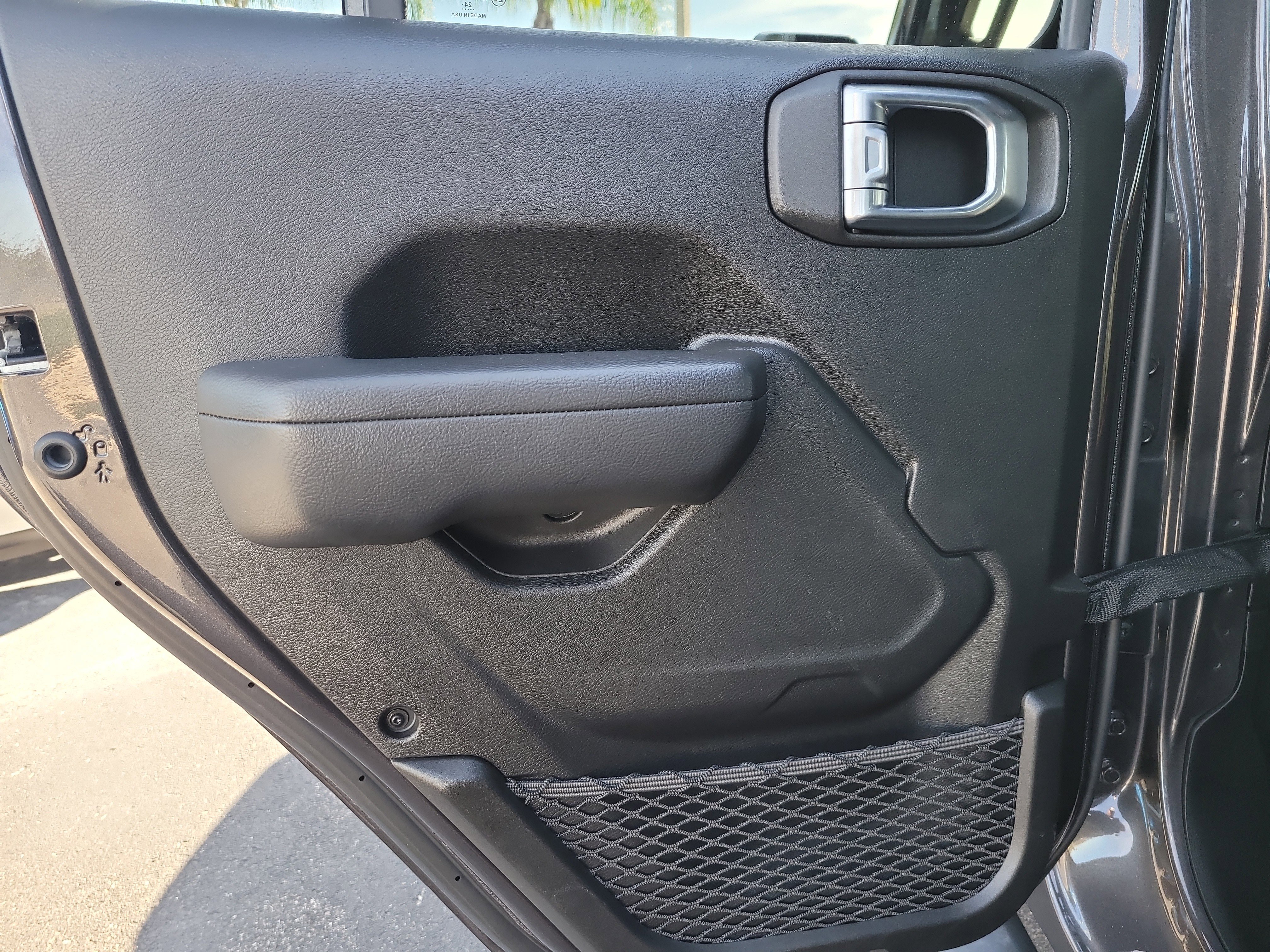 Used 2025 Jeep Wrangler Sport S image 10