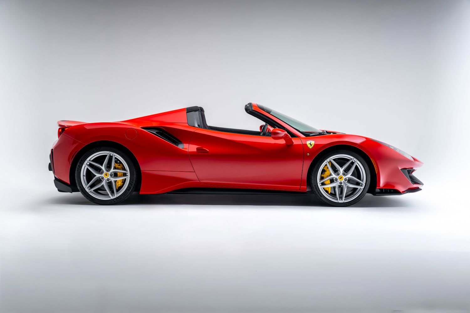 Used 2020 Ferrari 488 Pista Spider image 6