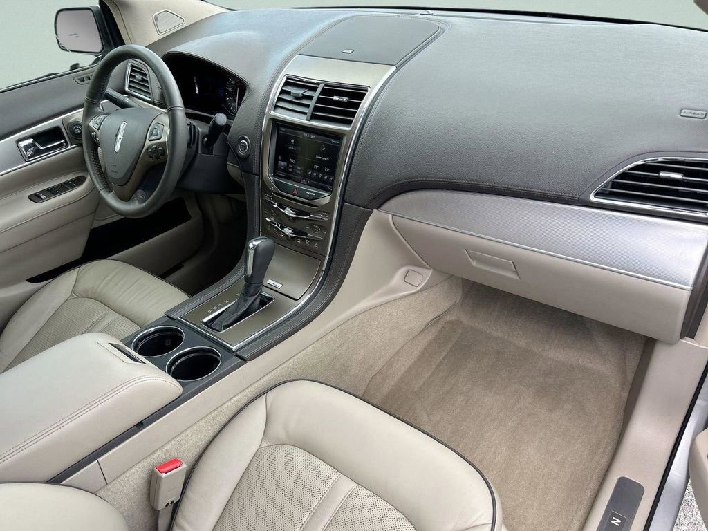 Used 2013 Lincoln MKX FWD image 16