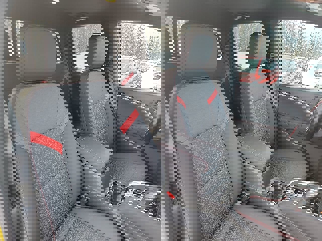 Used 2023 Chevrolet Colorado Z71 w/ Z71 Convenience Package 2 image 19