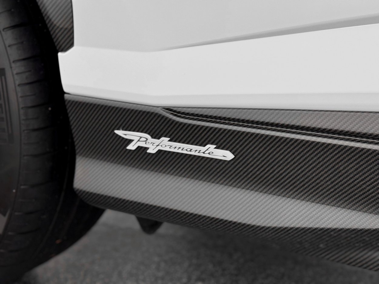 Used 2024 Lamborghini Urus Performante image 44
