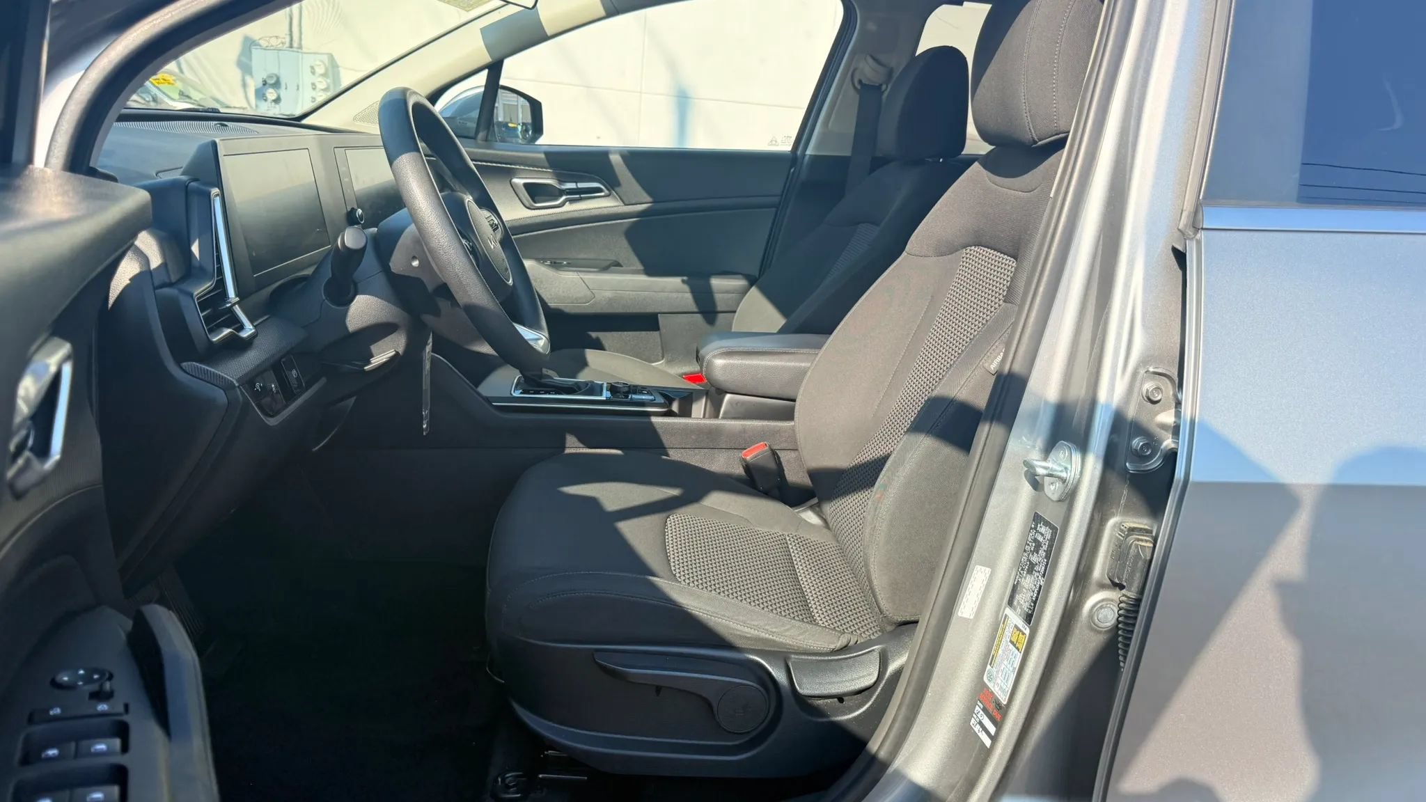 Used 2023 Kia Sportage LX FWD image 12