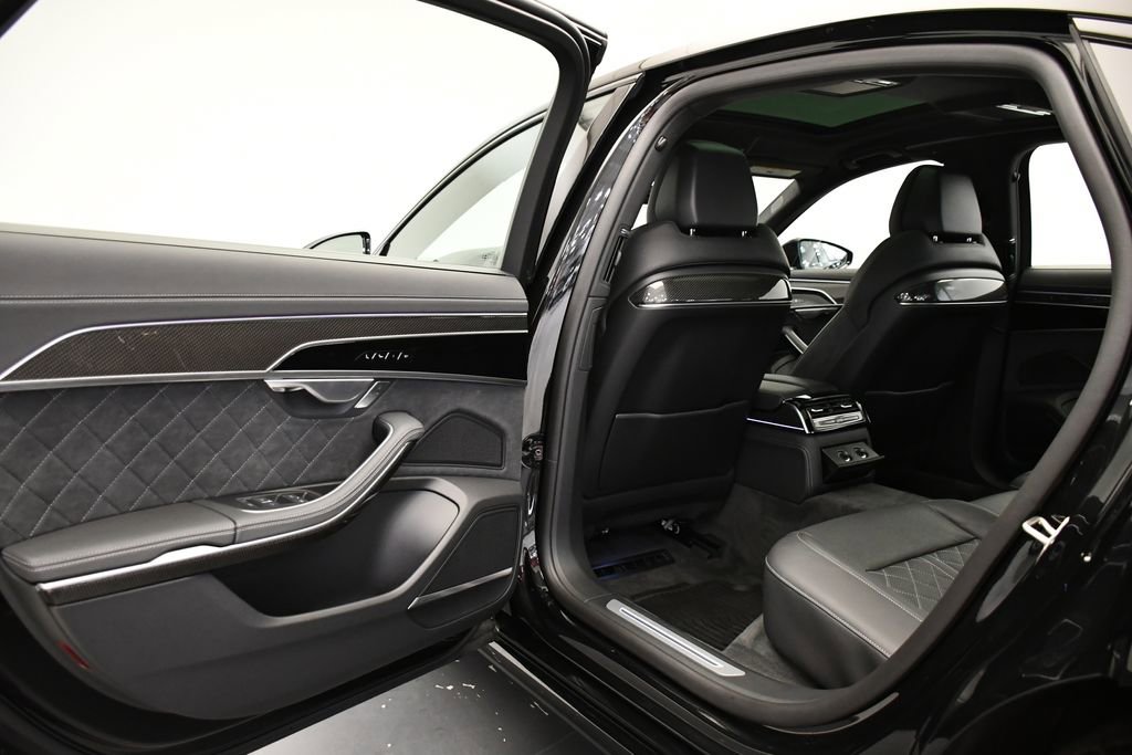 Used 2025 Audi S8 image 39