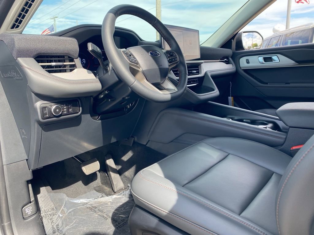 New 2025 Ford Explorer Active image 21