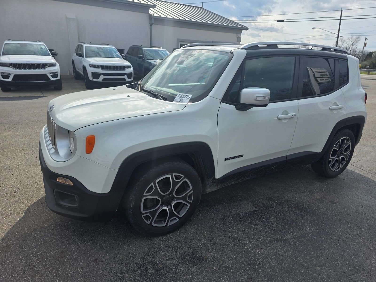 Used 2015 Jeep Renegade Limited image 7
