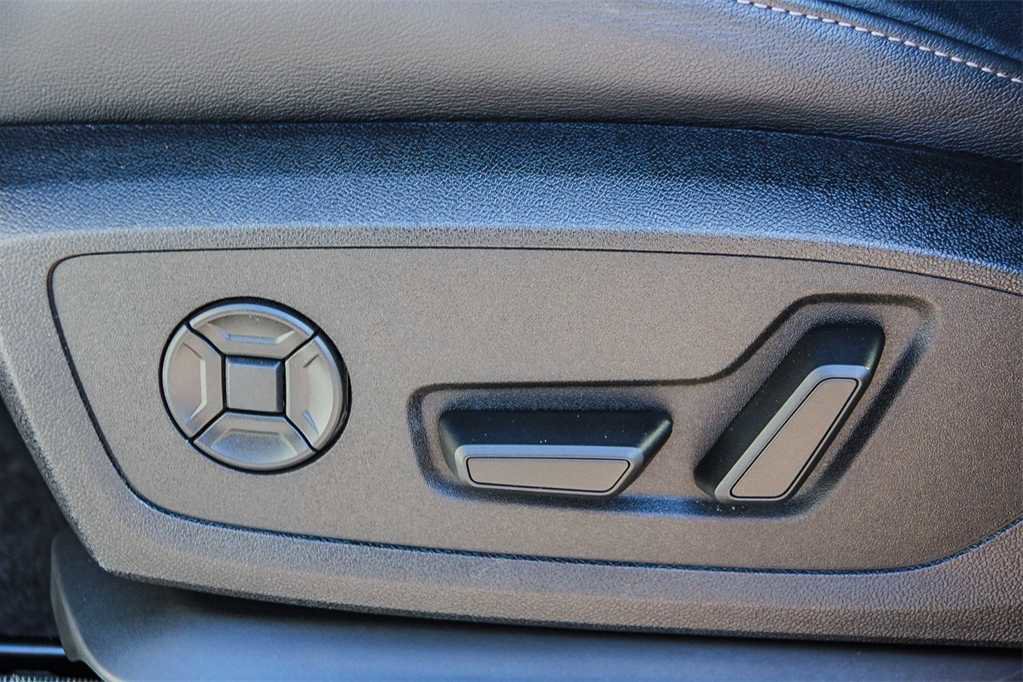 Used 2025 Audi Q6 e-tron Premium Plus w/ Premium Plus image 21