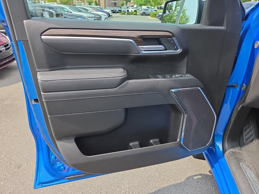 Used 2025 Chevrolet Silverado 1500 LT RWD image 16