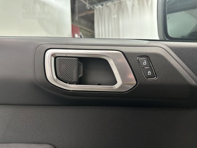 New 2025 Ford Bronco Badlands image 17