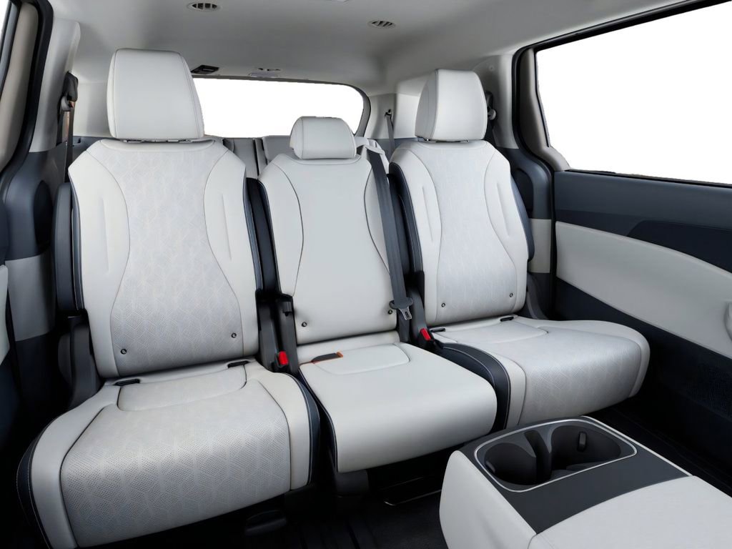 New 2026 Kia Carnival EX image 16