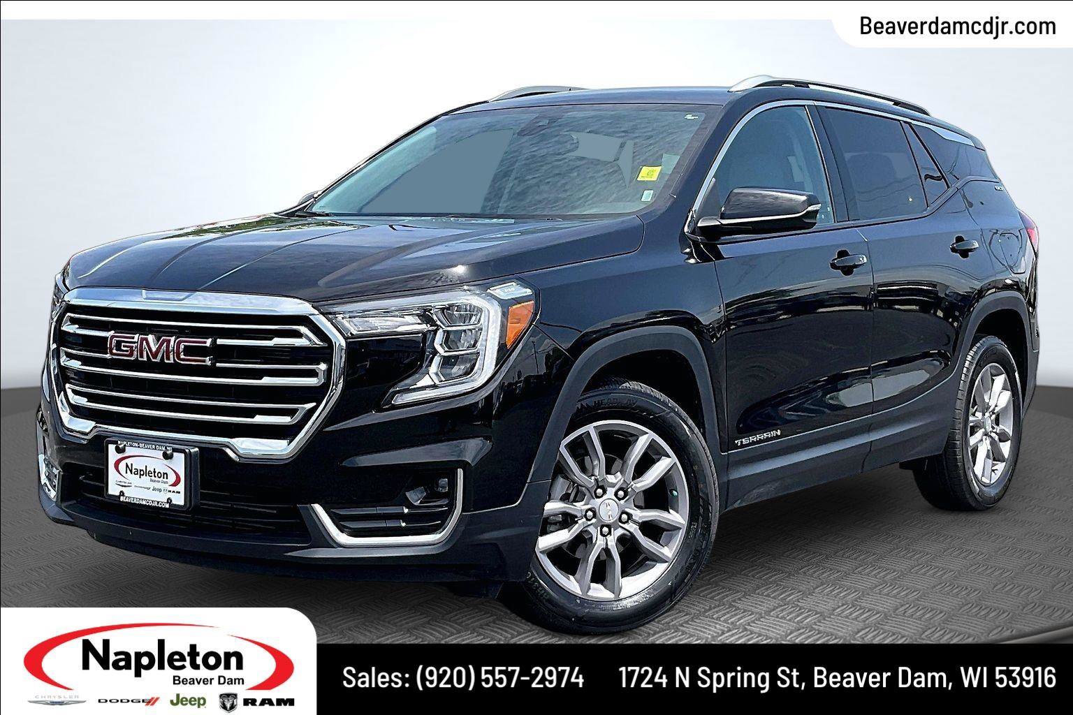 Used 2024 GMC Terrain SLT AWD/4WD image 1