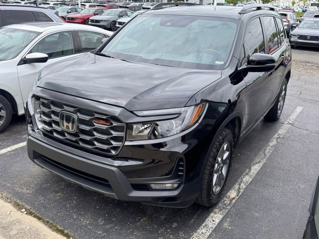 Used 2025 Honda Passport TrailSport image 12
