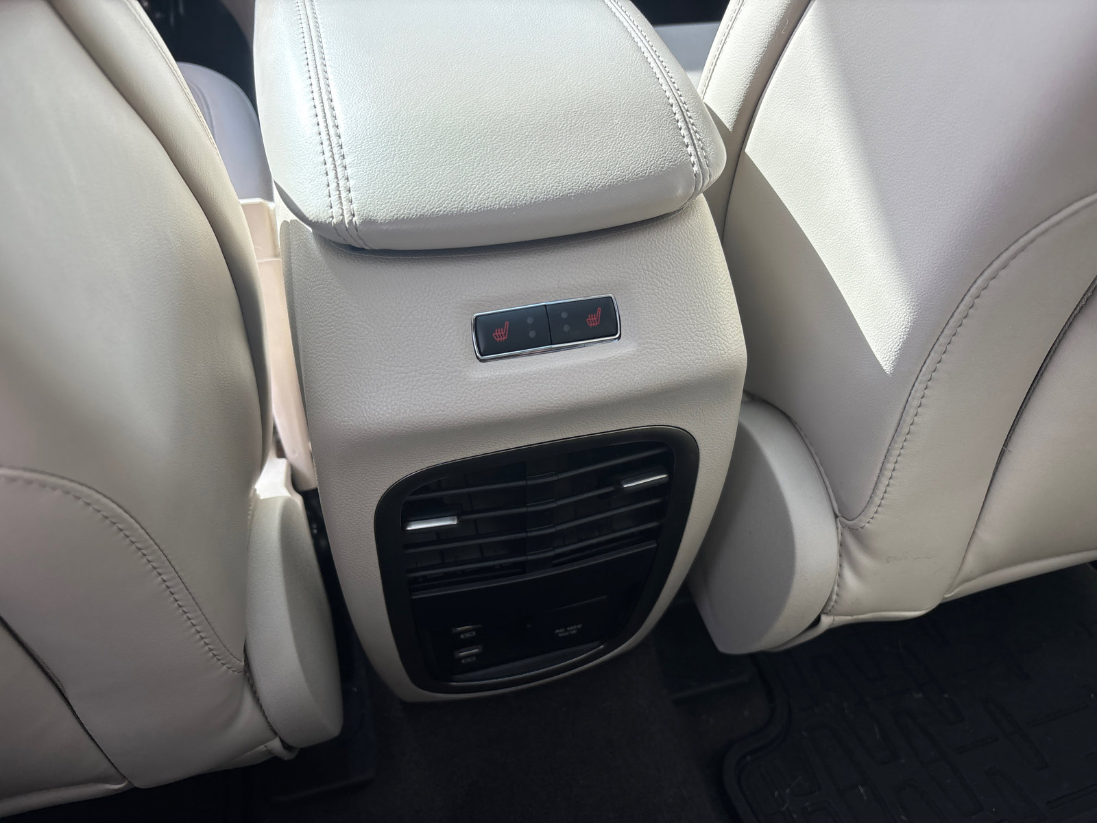 Used 2019 Lincoln MKC Reserve w/ MKC Climate Package AWD/4WD image 31