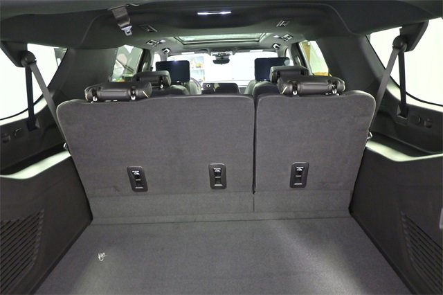 New 2026 Chevrolet Suburban Premier image 18