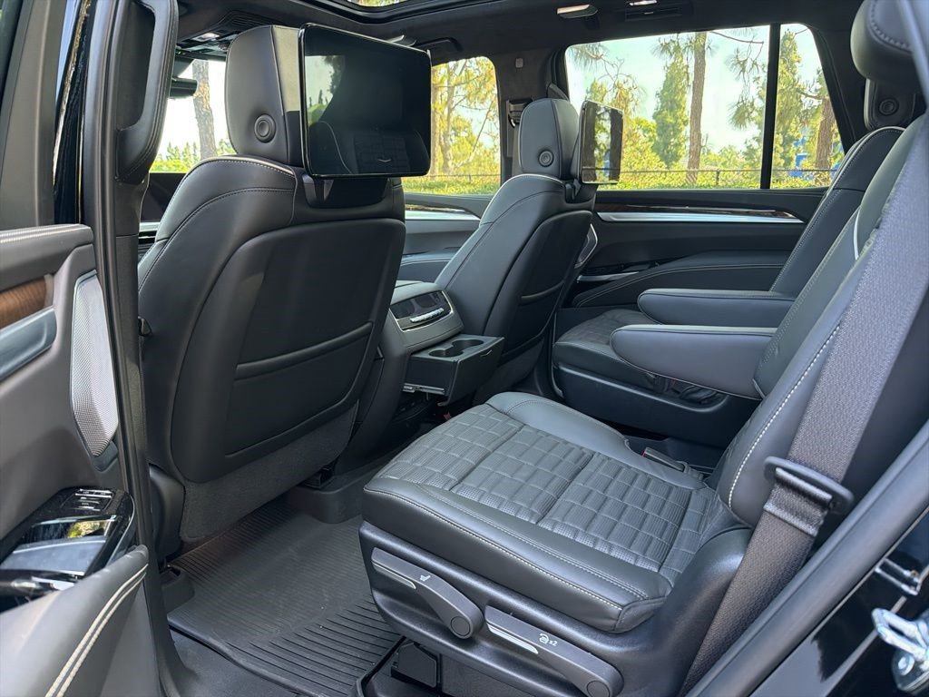 Certified 2025 Cadillac Escalade Sport Platinum w/ LPO, ONYX Package image 7