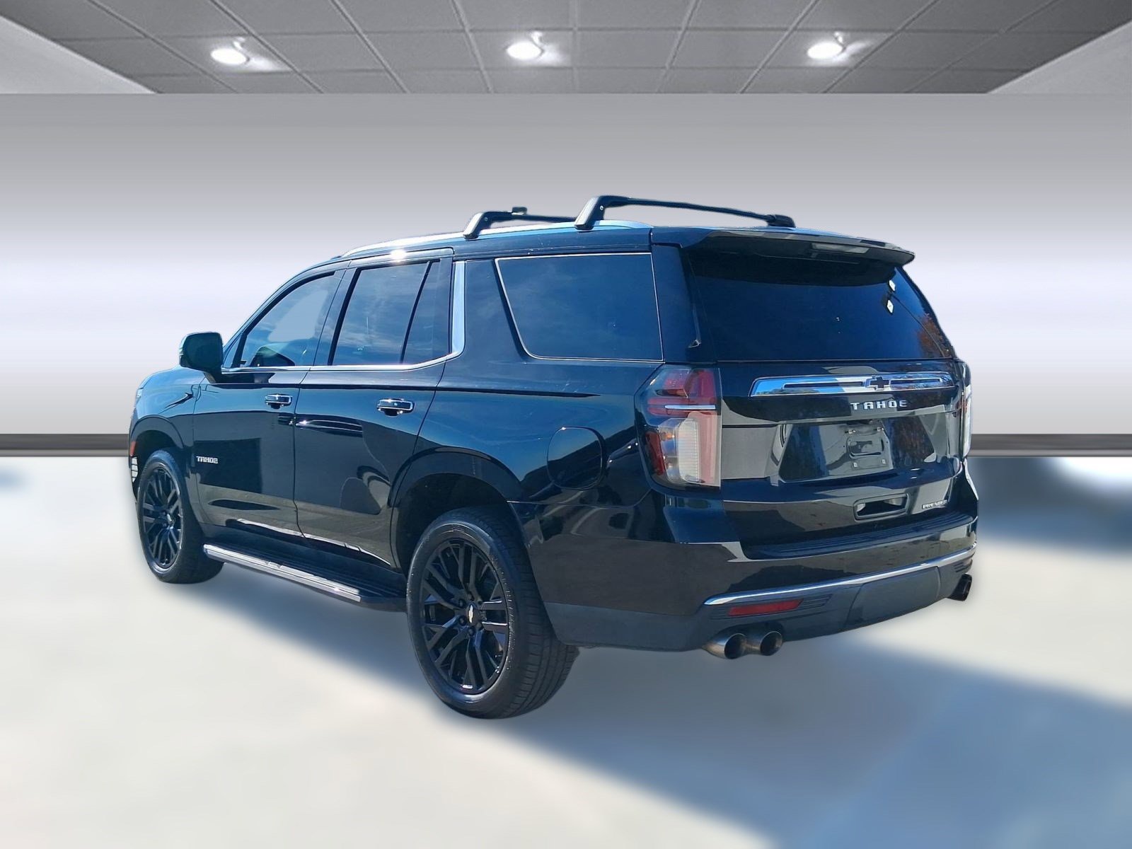 Used 2021 Chevrolet Tahoe Premier w/ Premium Package image 3