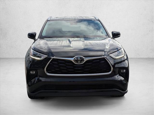 Used 2020 Toyota Highlander Limited image 2