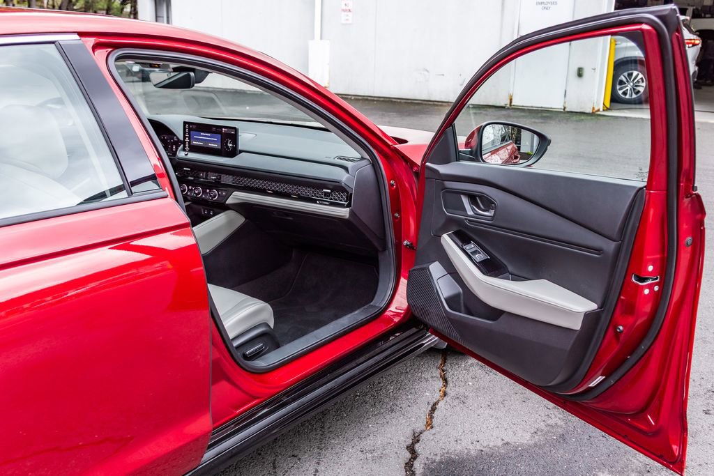 Used 2023 Honda Accord Touring image 17