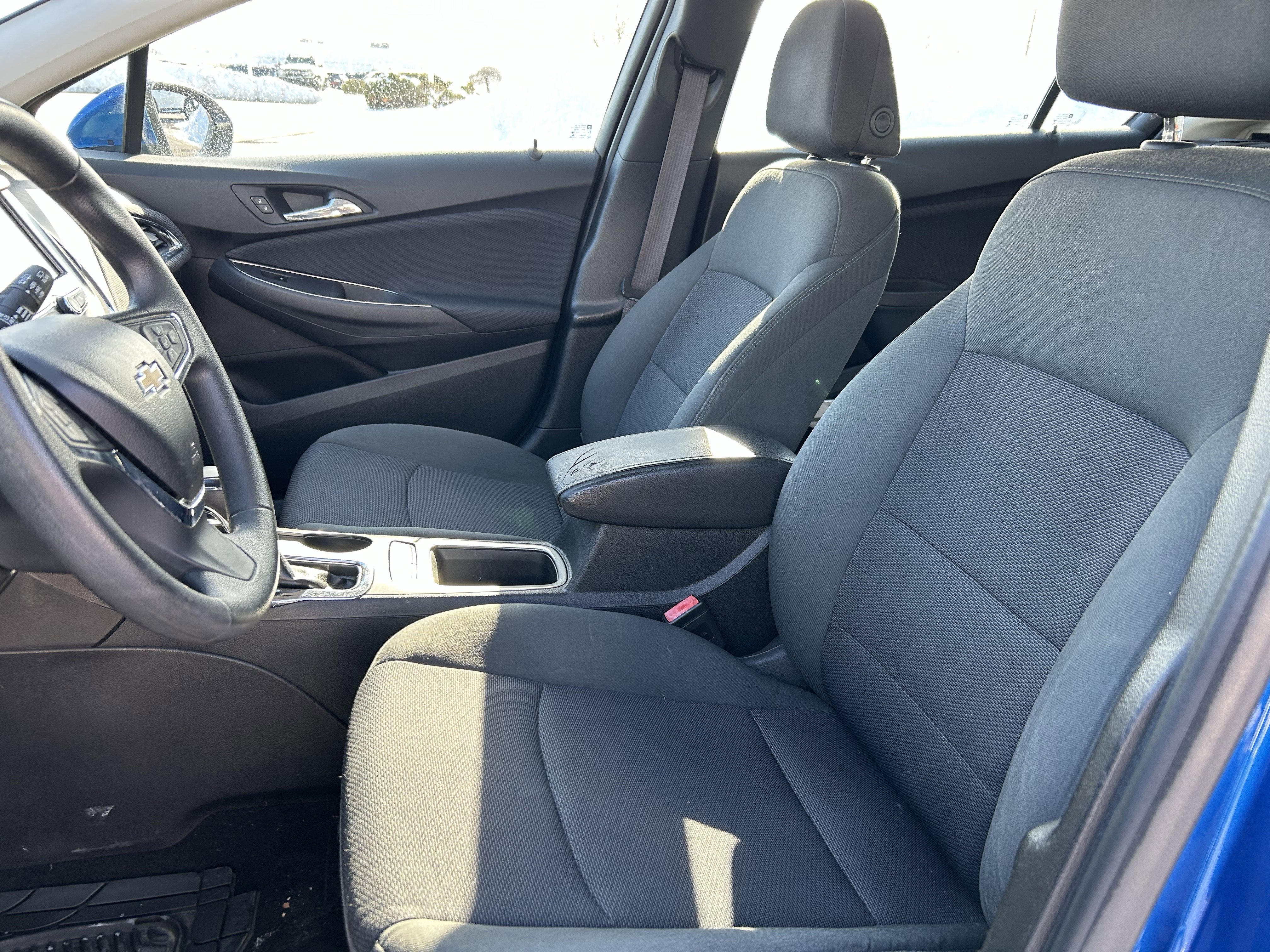 Used 2017 Chevrolet Cruze LT image 18