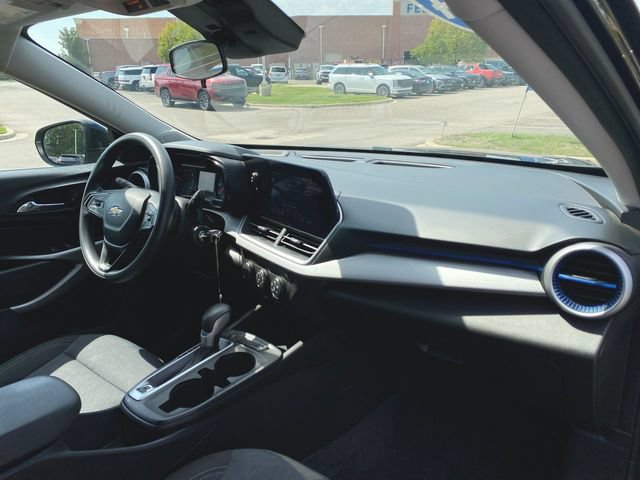 Used 2024 Chevrolet Trax LS w/ LS Convenience Package FWD image 25